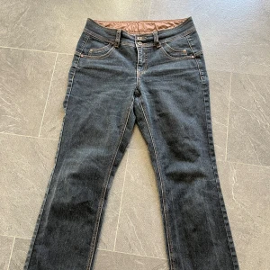 Blå jeans från KappAhl - Blå lågmidjade jeans från KappAhl 