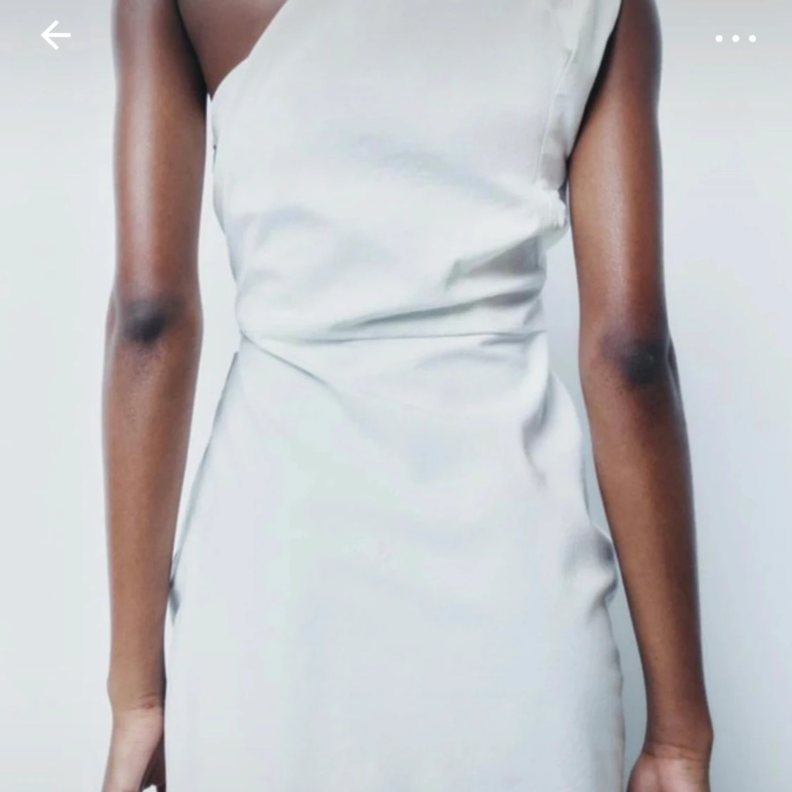 Vit one-shoulder klänning från Zara - 1