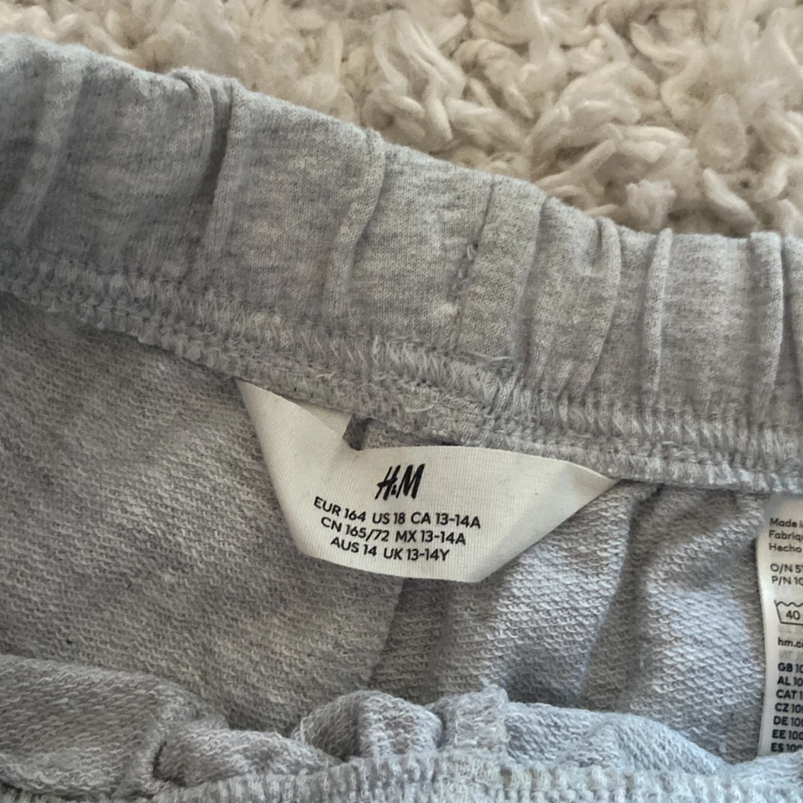Grå shorts från H&M - 3