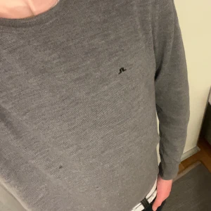 J Lindeberg Tröja - Fet J.Lindeberg tröja t salu! Skön och passar t allt☺️. Strl M. Hör av dig om du har frågor!