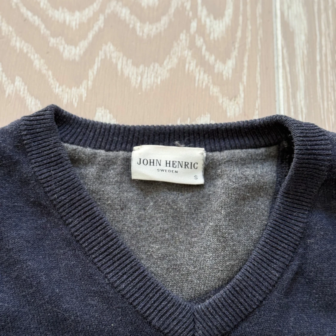 Mörkgrå tröja från John Henric - 1