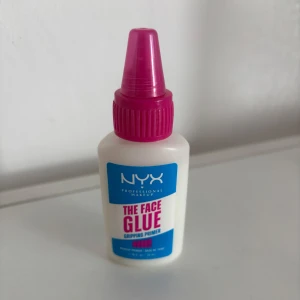 NYX The Face Glue Gripping Primer - Endast testad! Köpt för ca 1 vecka sen