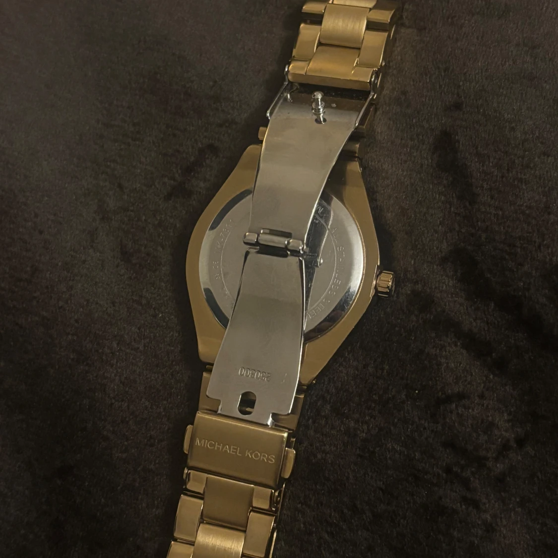 Guldfärgad klocka från Michael Kors - 3