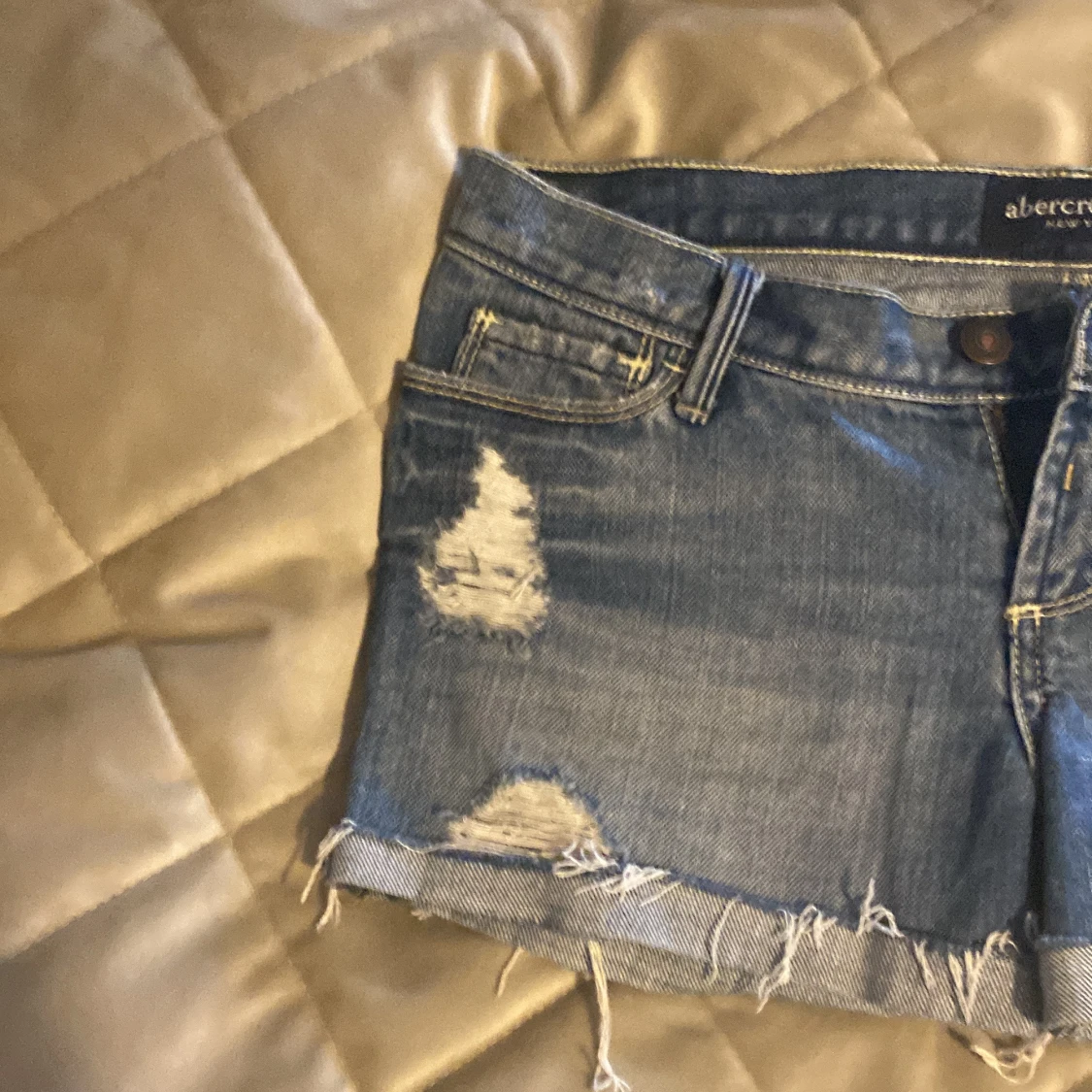 Blå jeansshorts från Abercrombie - 4