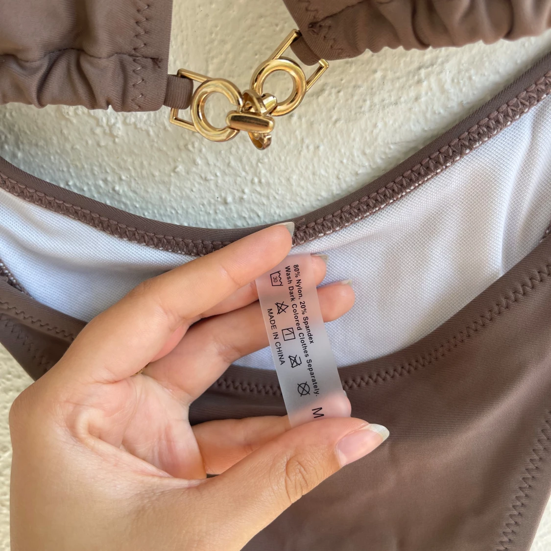 Brun bikini med gulddetaljer - 3