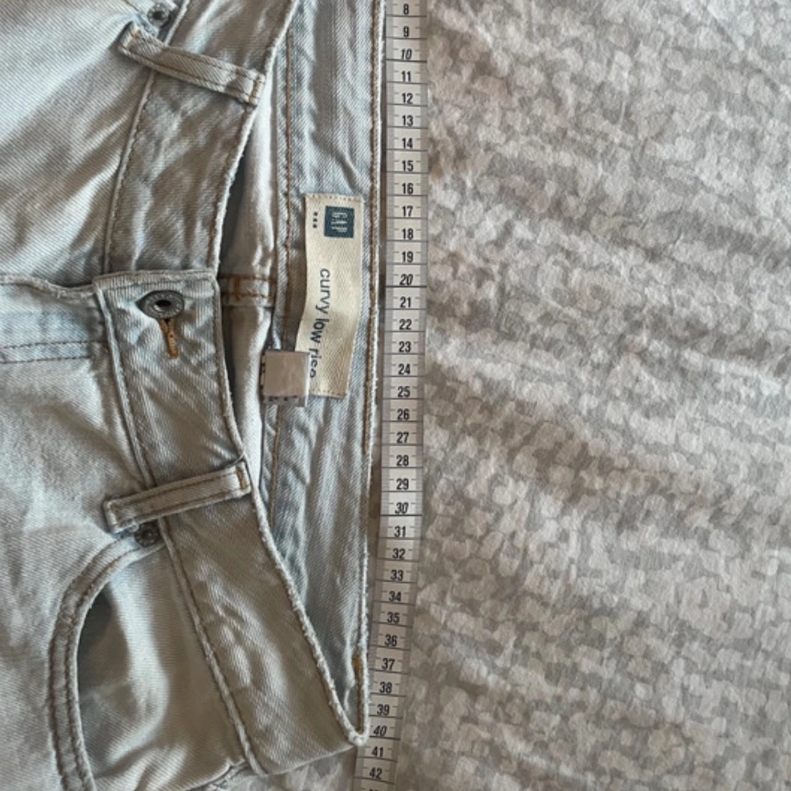 Ljusblåa curvy low rise jeans från GAP - 4