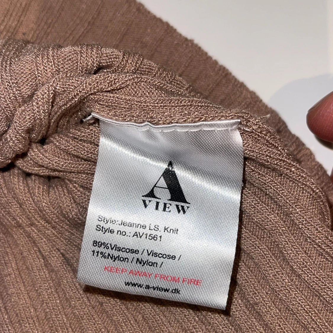 Brun ribbad polotröja från A VIEW - 3