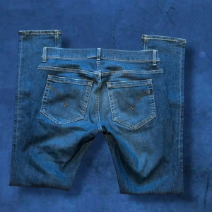 Dondup - Säljer dessa riktigt feta jeans från Dondup, modellen Zero i mycket bra skick. Vid minsta fråga eller fundering, tveka inte på att höra av dig🤝
