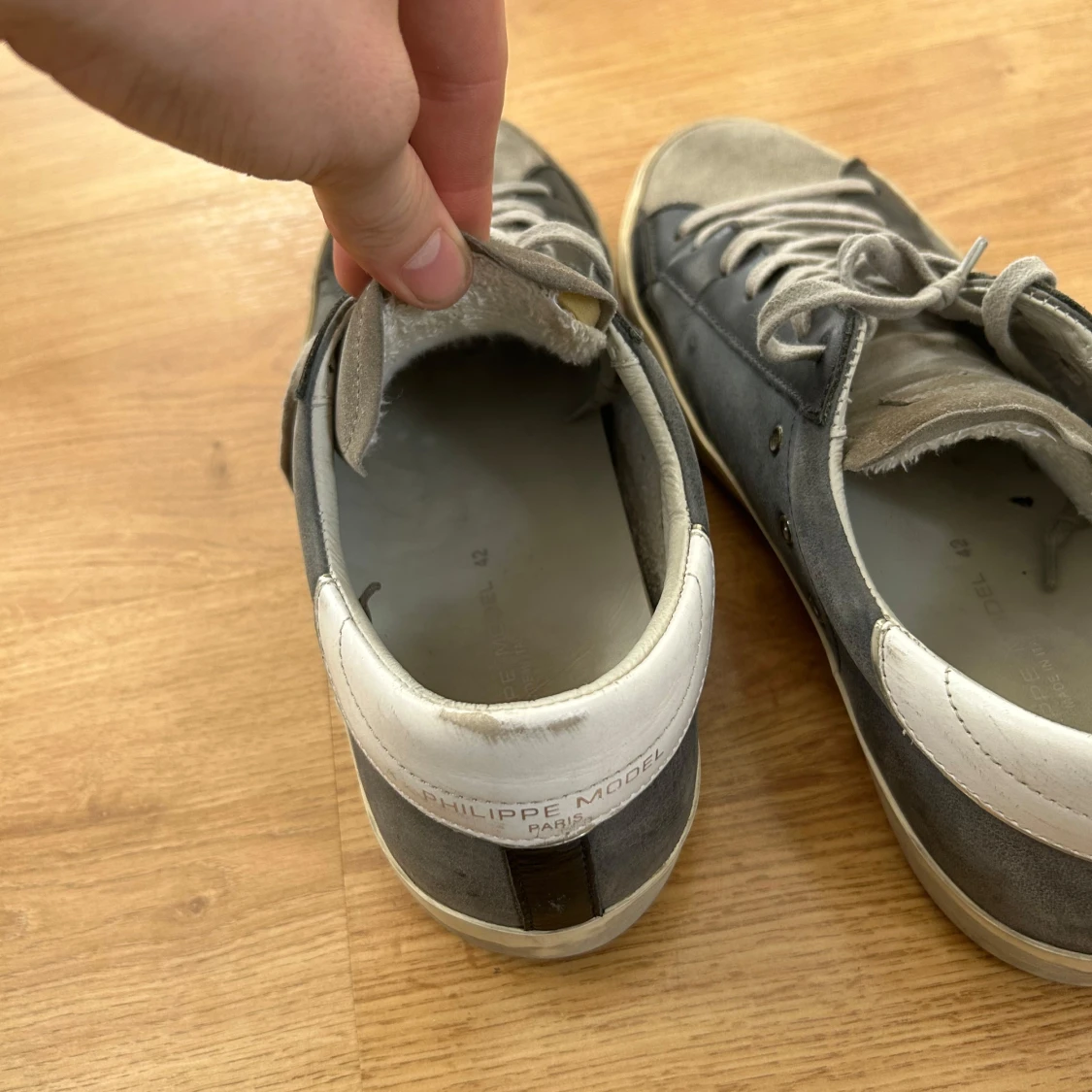 Philippe Model sneakers i grå mocka och skinn - 4