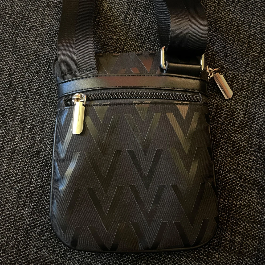 Svart axelväska från Mario Valentino - 1