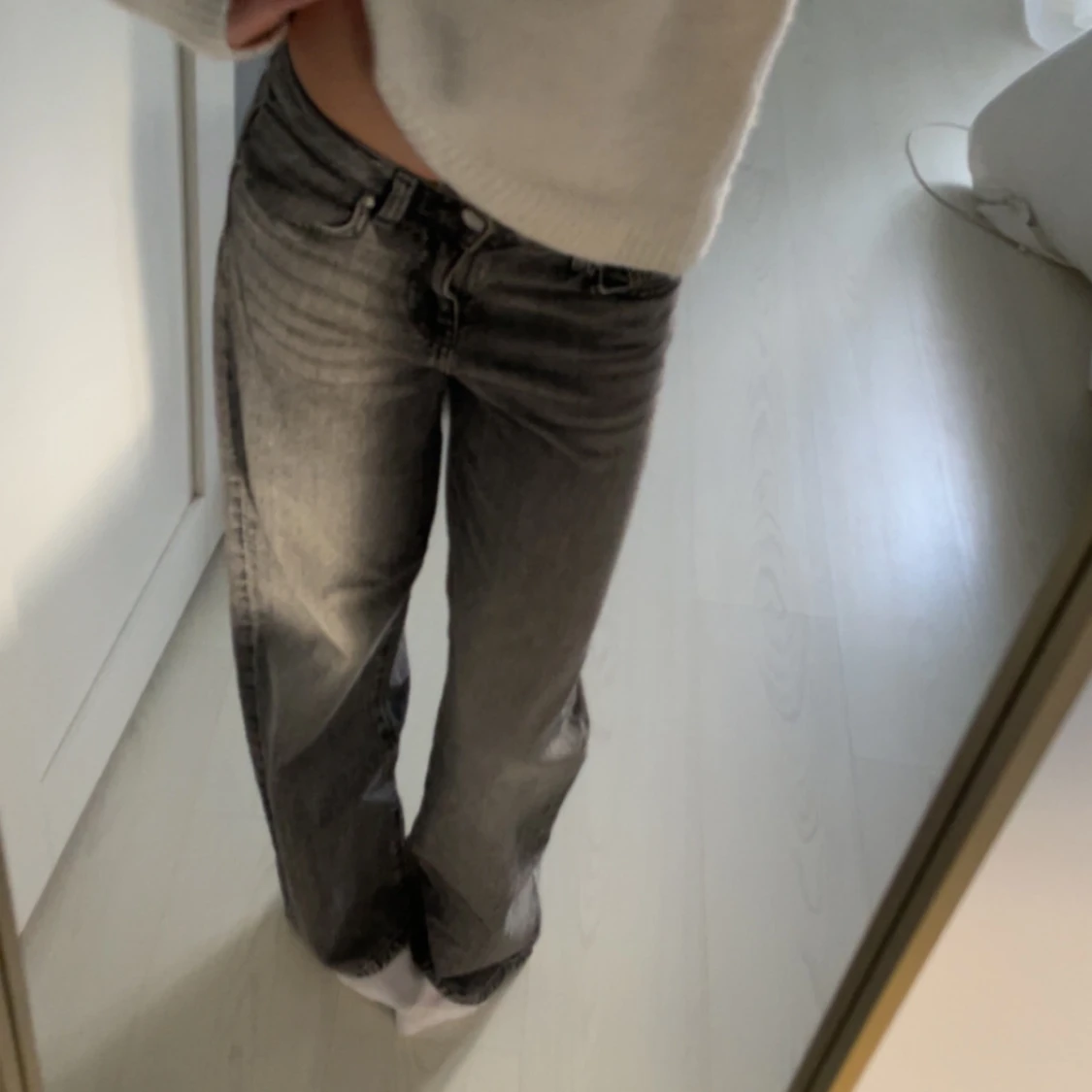 Gråa wide leg jeans från Perfect Jeans - Gina Tricot