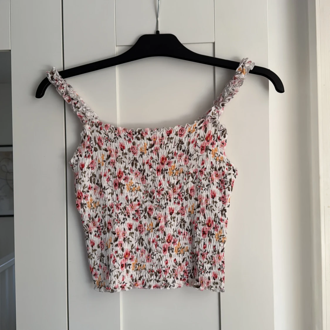 Blommig smockad linnetopp - 1