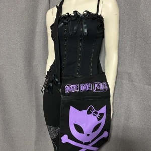 Bye bye Kitty stor väska - Stor väska med bye bye Kitty. Material i bomullscanvas. Helt ny.