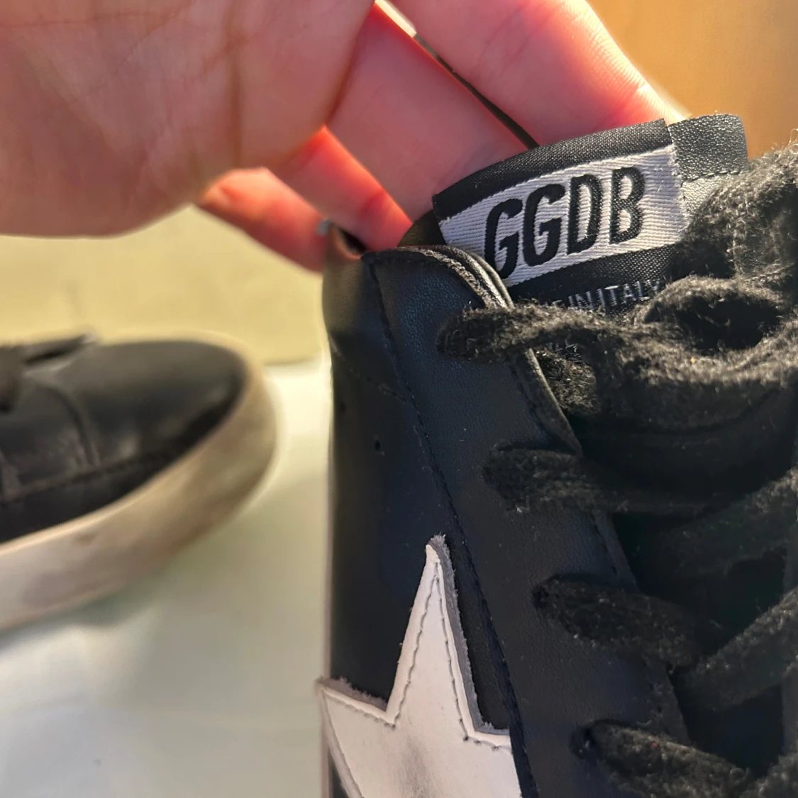 Svarta sneakers från Golden Goose - 1