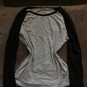 Långärmad tröja  - Inga defekter, köpt vintage🎀