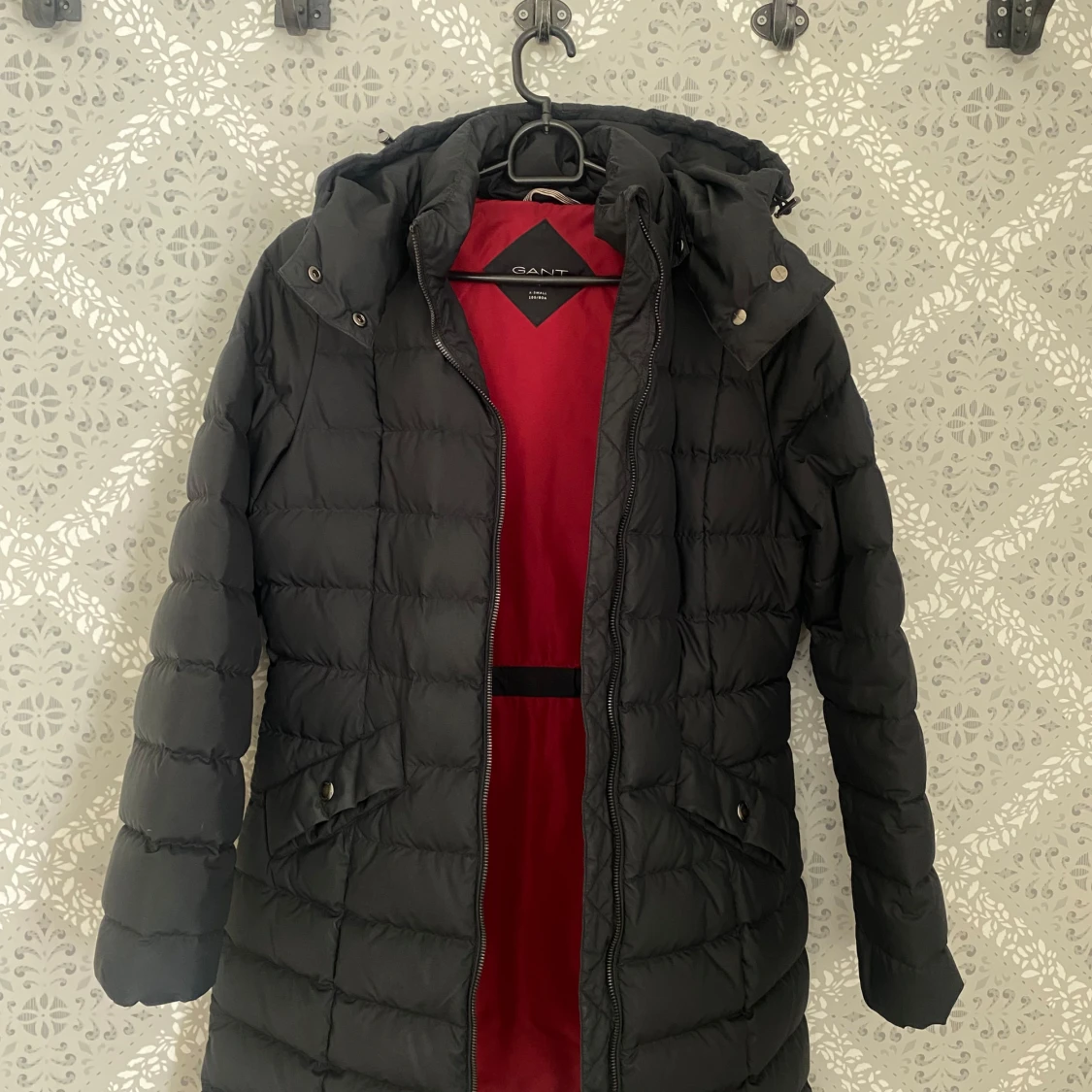 Svart dunjacka från Gant med 