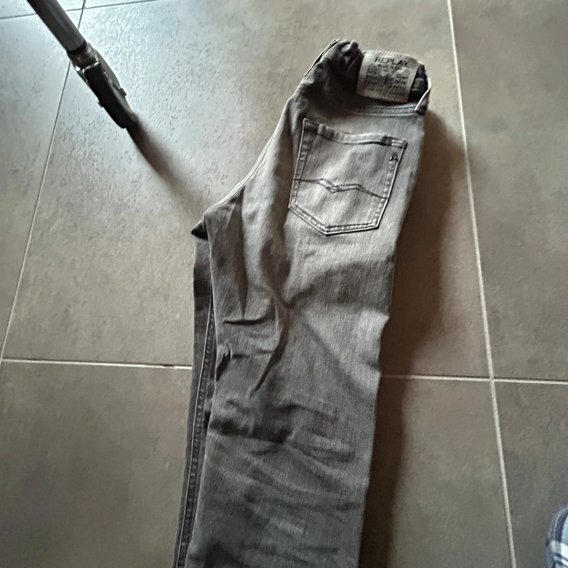 Grå jeansbyxor från Replay - 3