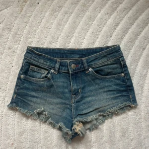 Jeans shorts - Jeans shorts från hm, använt 1 gång💞