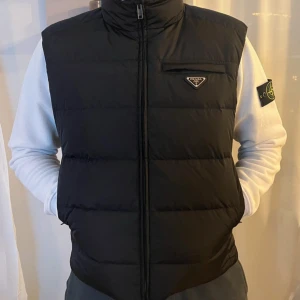 Prada Re-Nylon Vest - Ny, storlek 54 (MEDIUM/LARGE)