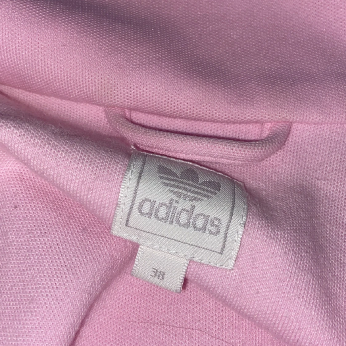 Rosa Adidas zipjacka med guldiga ränder - 1