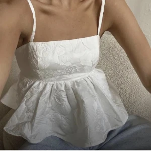 Sommar topp - Supersnygg eftertraktad topp från Gina, min favorit topp men säljer då den blivit för stor🥲 Storlek Xs