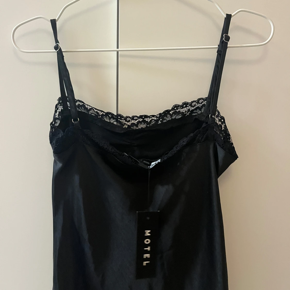 Svart kort klänning  - 3