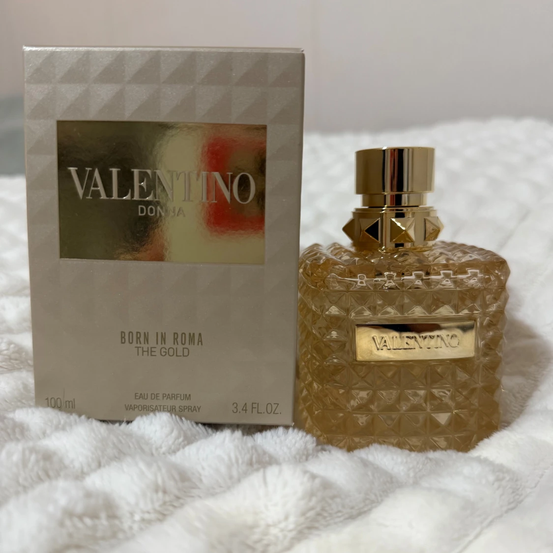 Valentino Born in Roma Donna The Gold