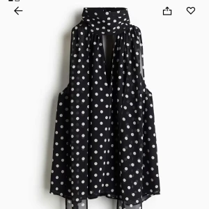 SÖKER! - Söker denna topp från H&M i storlek S! Hör gärna av er ifall ni vill sälja.