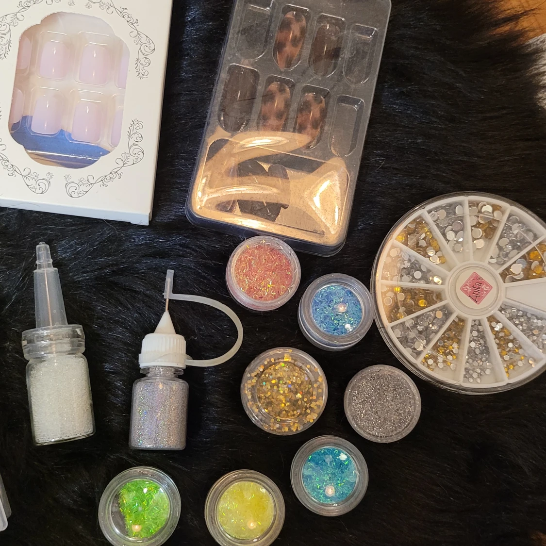 Nageldekorationer och gel-tips kit - 1