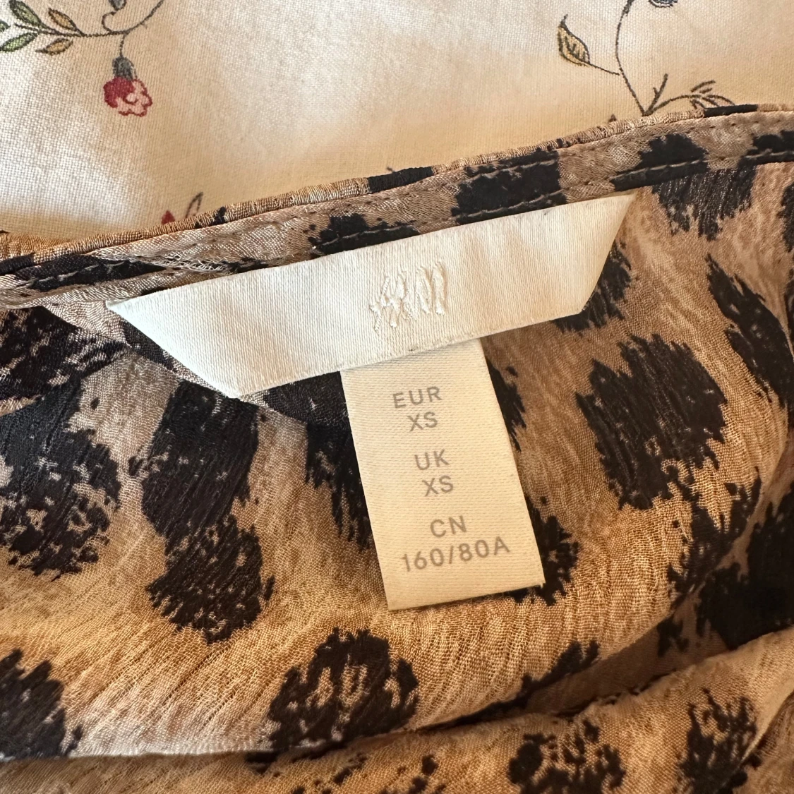 Leopardmönstrad omlottblus från H&M - 2