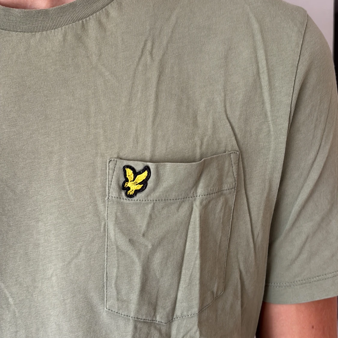 Olivgrön t-shirt från Lyle & Scott - 3