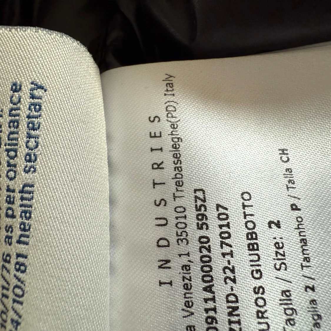 Svart Moncler dunjacka med huva - 2