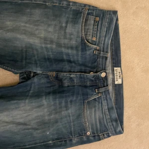 Blå jeans från Acne Studios - Skit Snygga blå jeans från Acne Studios! Hör av dig om det är något:) 