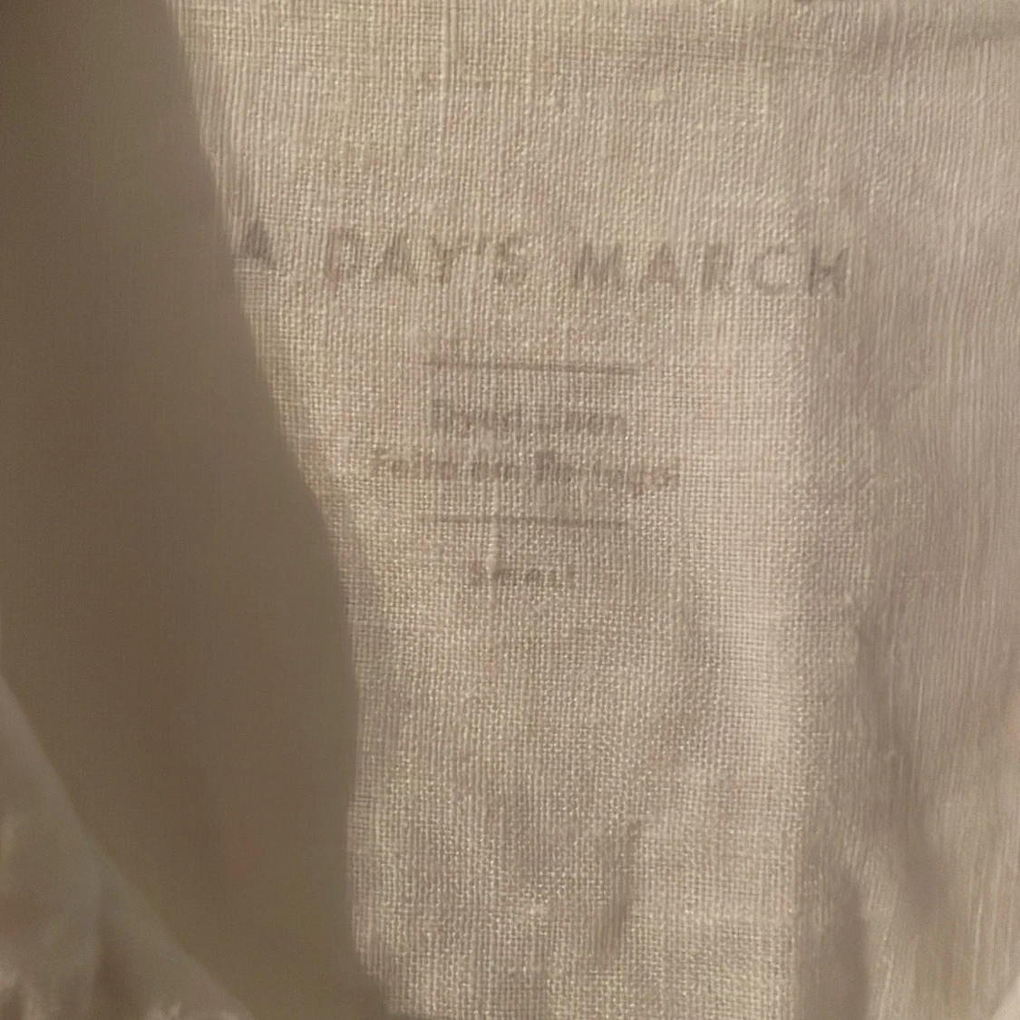 Vit linneskjorta från A Day's March - 2