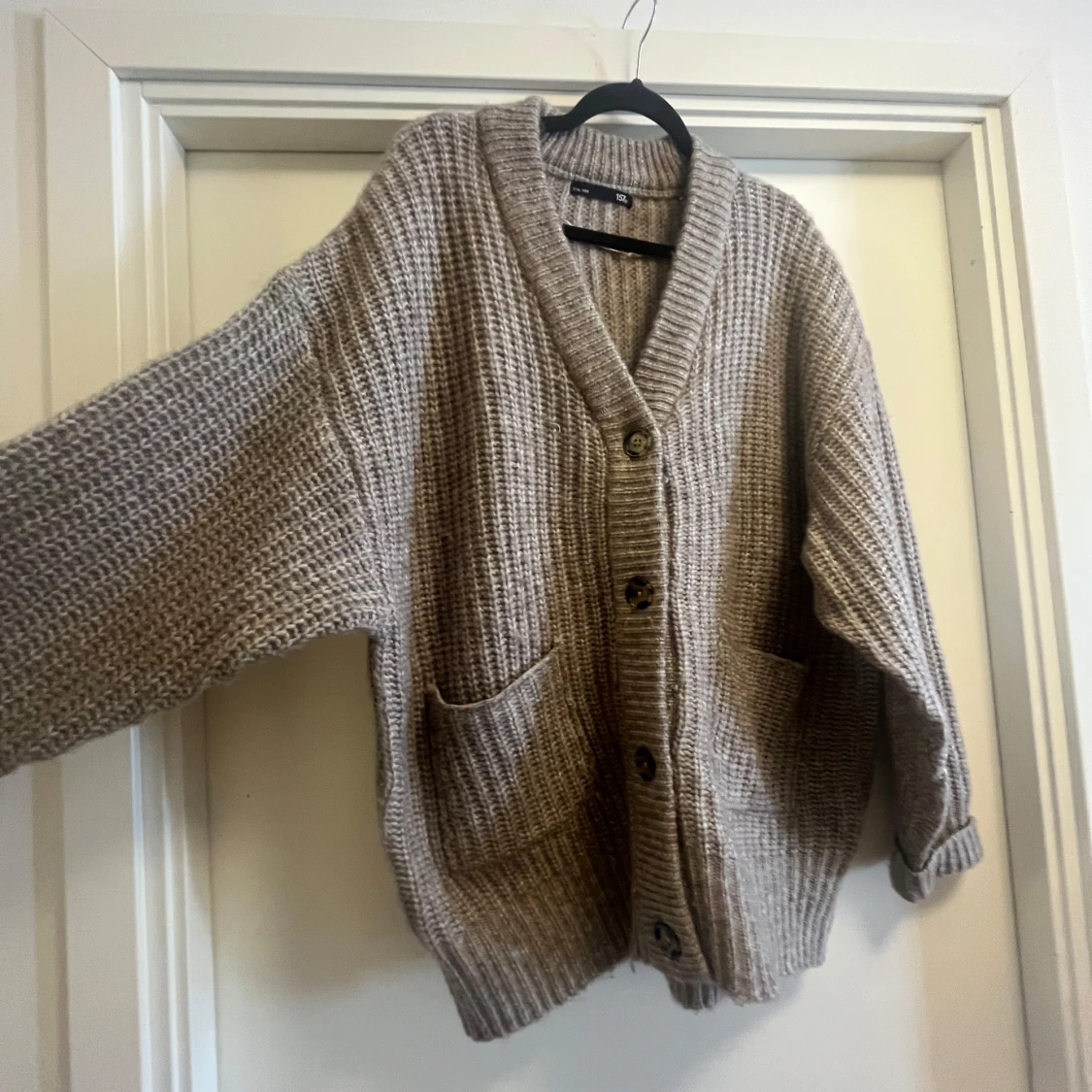 Beige stickad kofta - 1