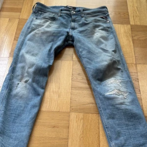 Replay Anbass jeans  - Säljer ett par Replay Anbass jeans som är storlek W31 L32, säljer för att ja inte använder de längre. Skriv om du har några frågor🔥✅ 