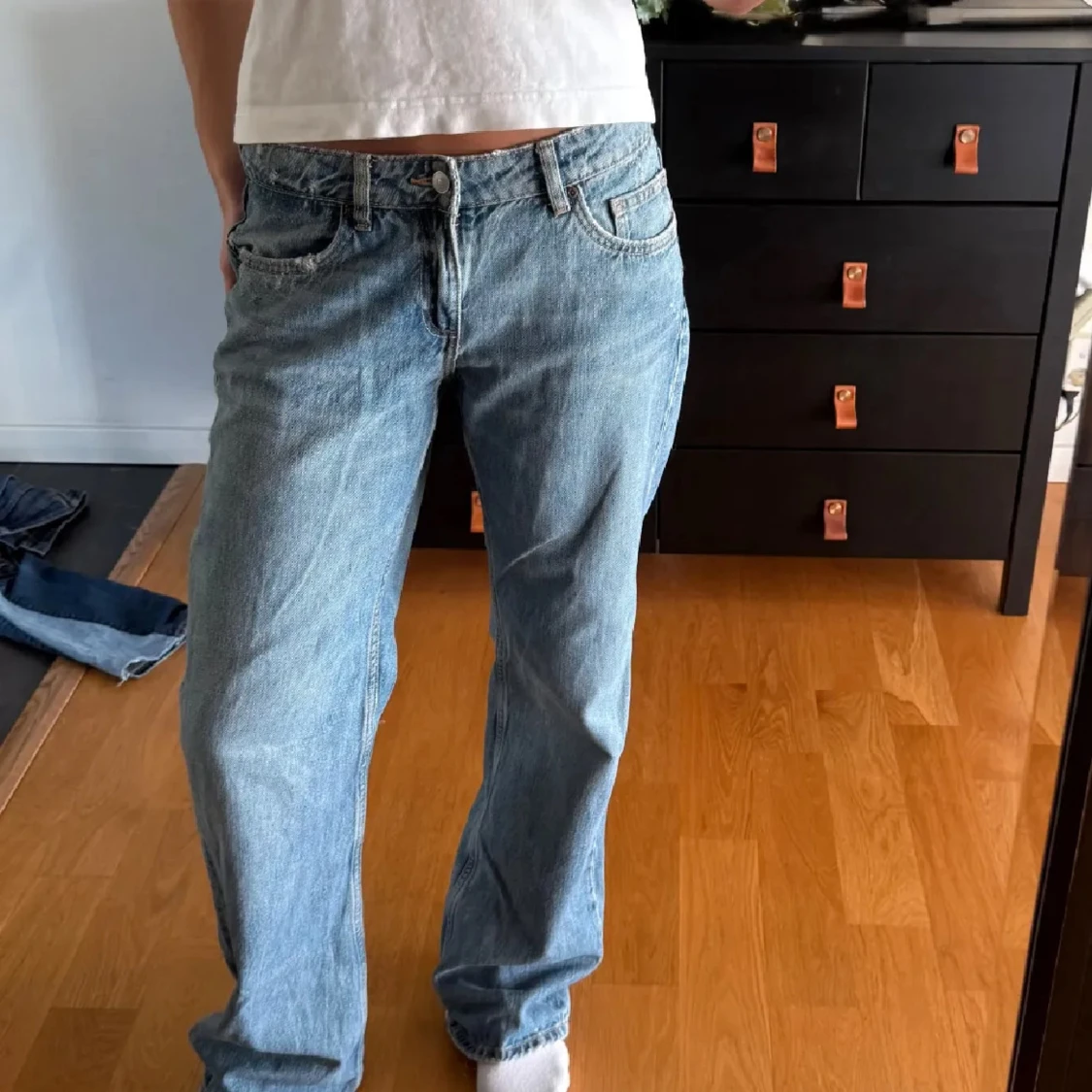 Blå raka jeans från Zara 