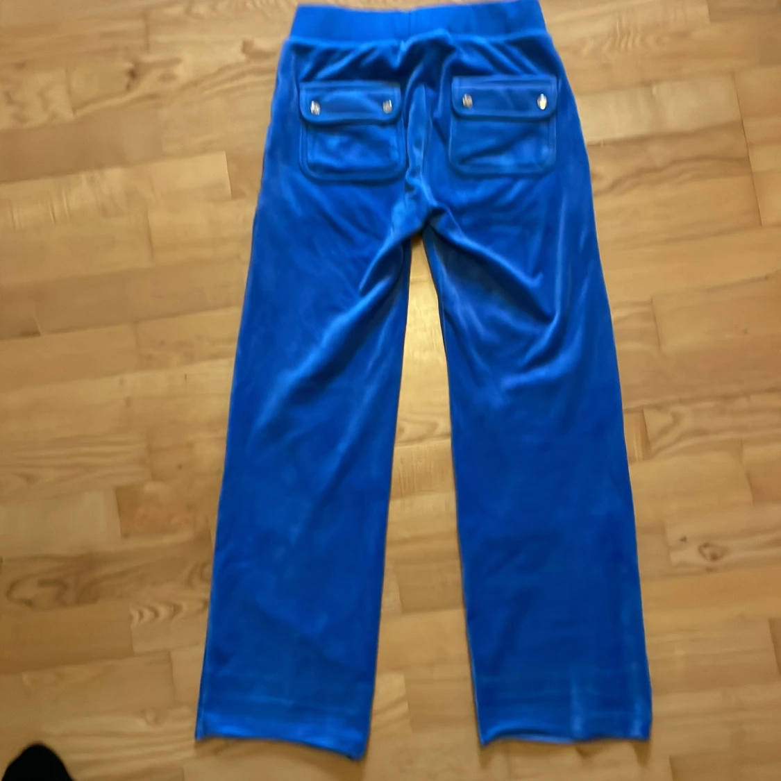 Blåa Juicy Couture mjukisbyxor - 2