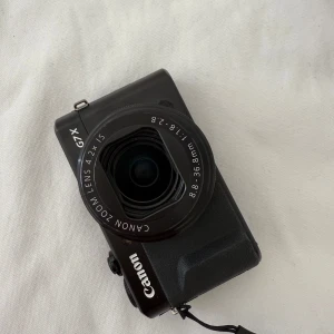 Canon gx mark II - Kvitto finns med relativ ny kamera använd väldigt sällan mestadels legat hemma och inte kommit till användning , inga defekter 