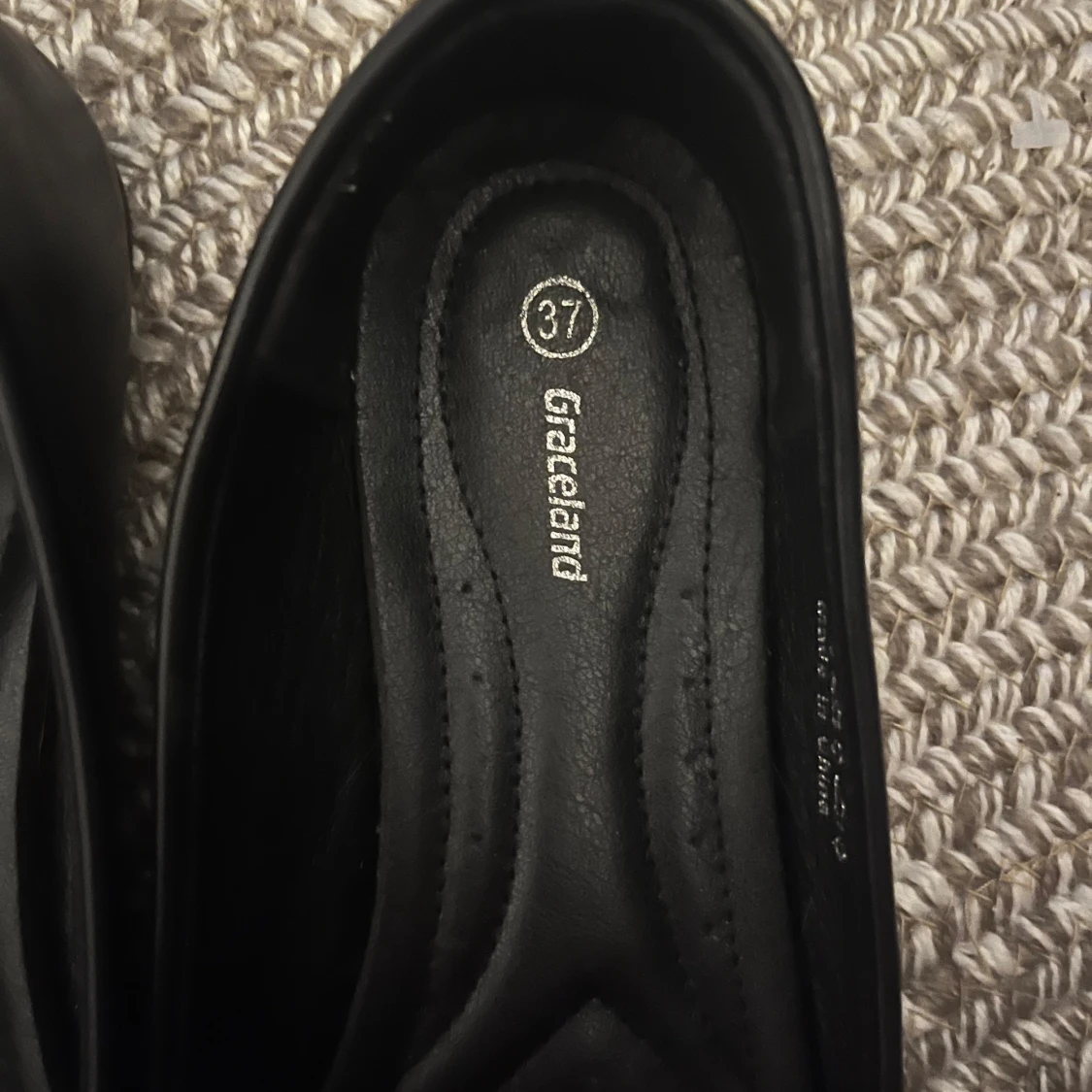 Svarta ballerinaskor med rosett Graceland - 1