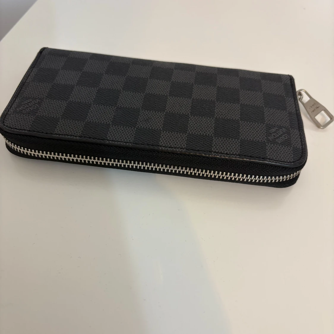 Rutig plånbok i skinn - 1