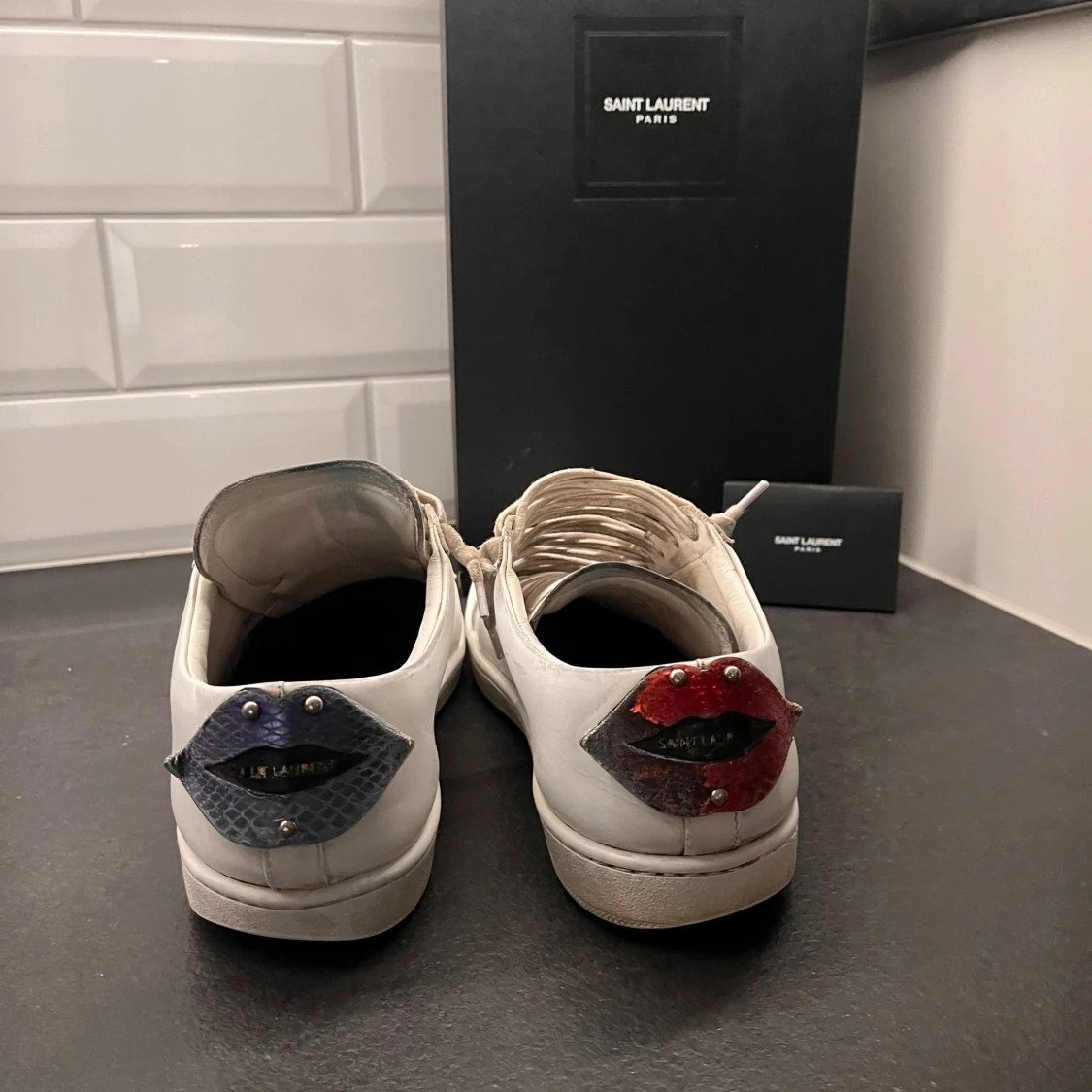Vita sneakers från Saint Laurent - 1
