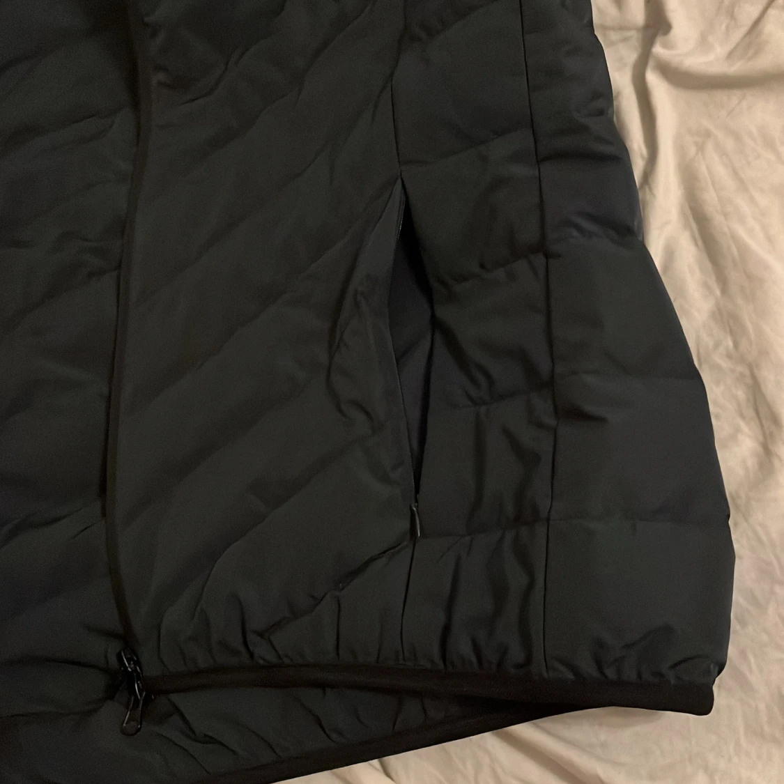 Mörk blå dunväst från EA7 - 4