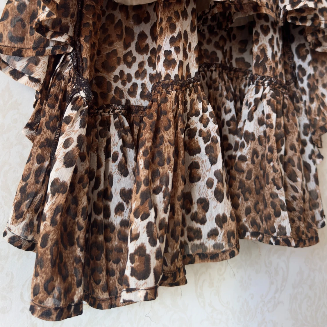 Leopardmönstrad klänning från Bardot Junior (8) - 3