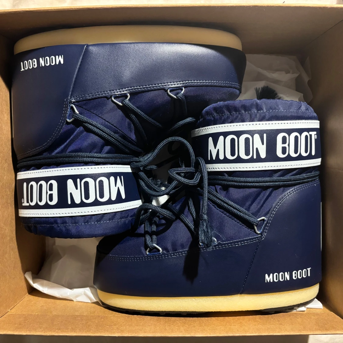 Mörkblå moon boots storlek 36/38