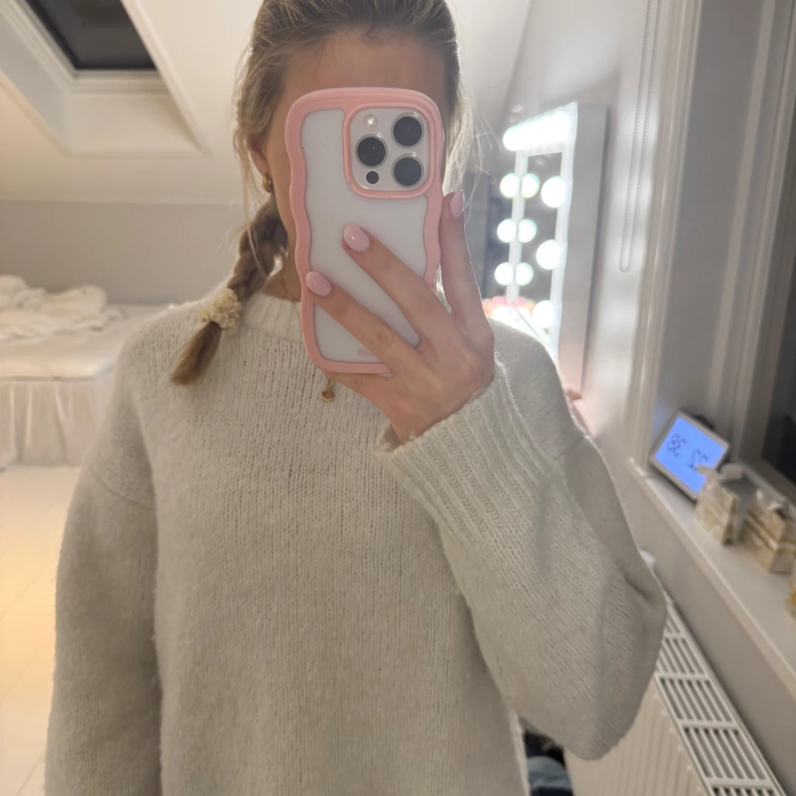 Vit stickad tröja - 1