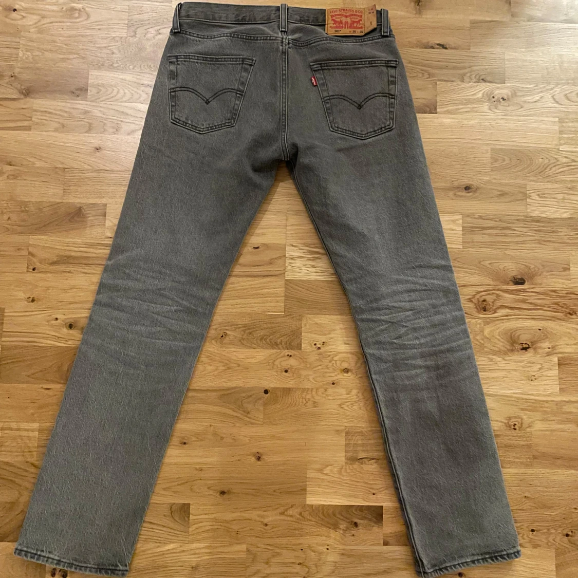 Grå Levis 501 jeans - 1