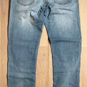 Blå jeans från Jacob Cohen - Snygga blå jeans från Jacob Cohen. Inga defekter.  Bara att höra av dig om du undrar något. 