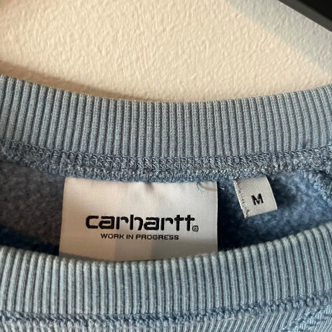 Grå sweatshirt från Carhartt - 2