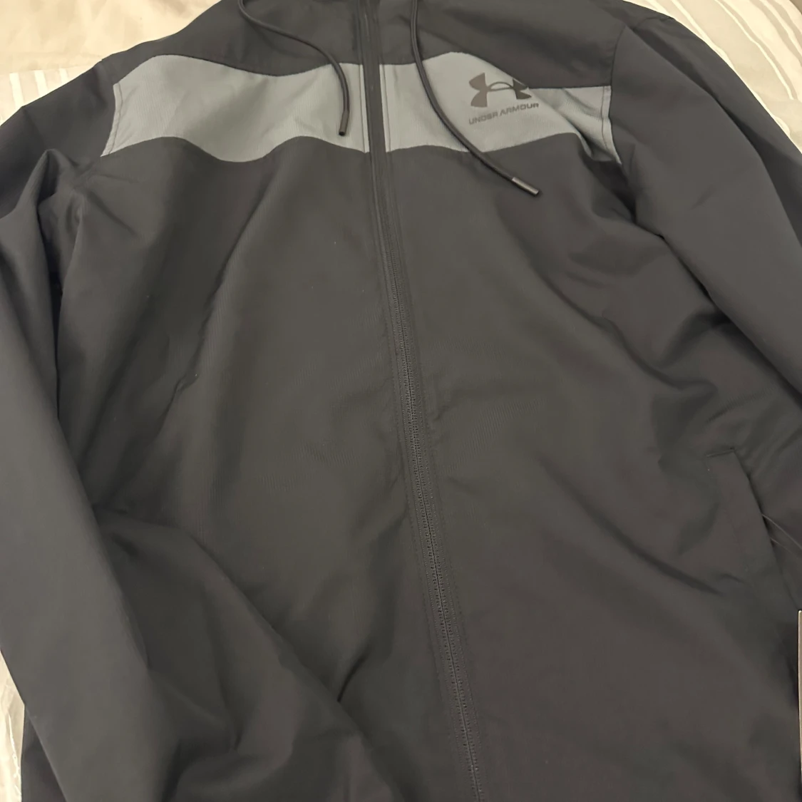 Svart vindjacka från Under Armour - 2